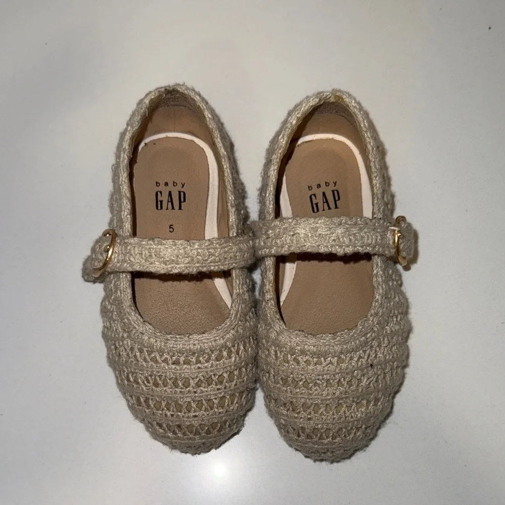 GAP Toddler Cream Crochet Mary Jane Dress Shoes